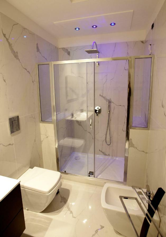 Reggia & Dintorni Rooms A Caserta Luaran gambar