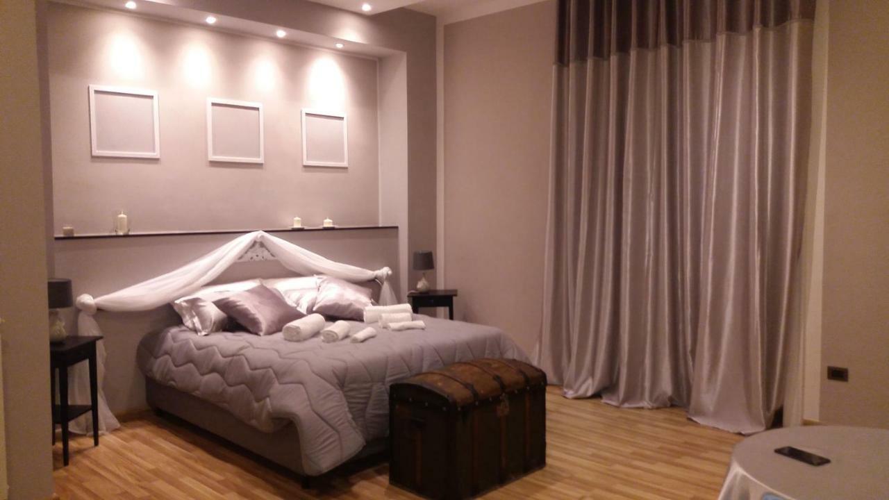 Reggia & Dintorni Rooms A Caserta Luaran gambar