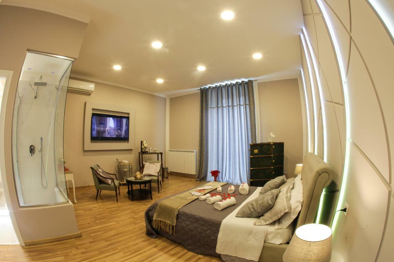 Reggia & Dintorni Rooms A Caserta Luaran gambar