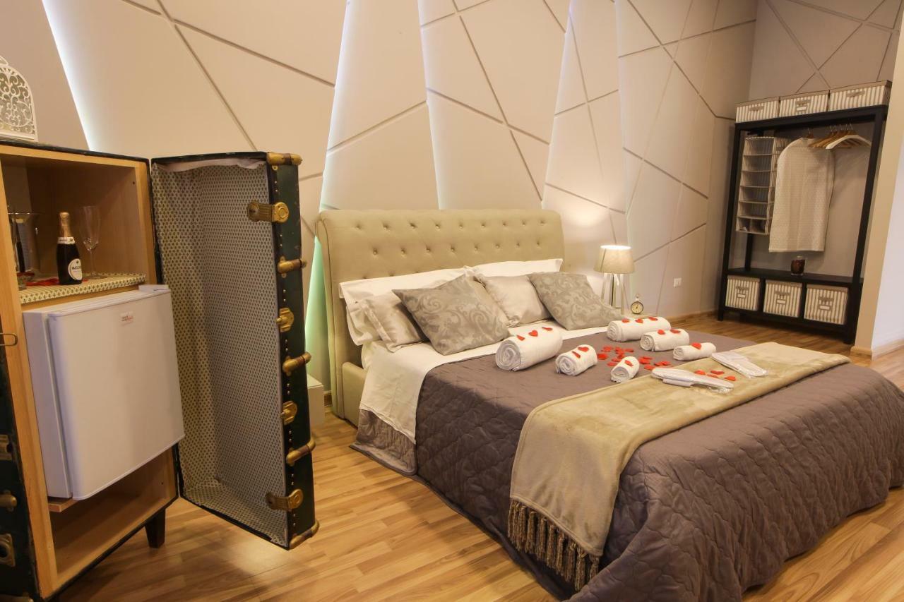 Reggia & Dintorni Rooms A Caserta Luaran gambar