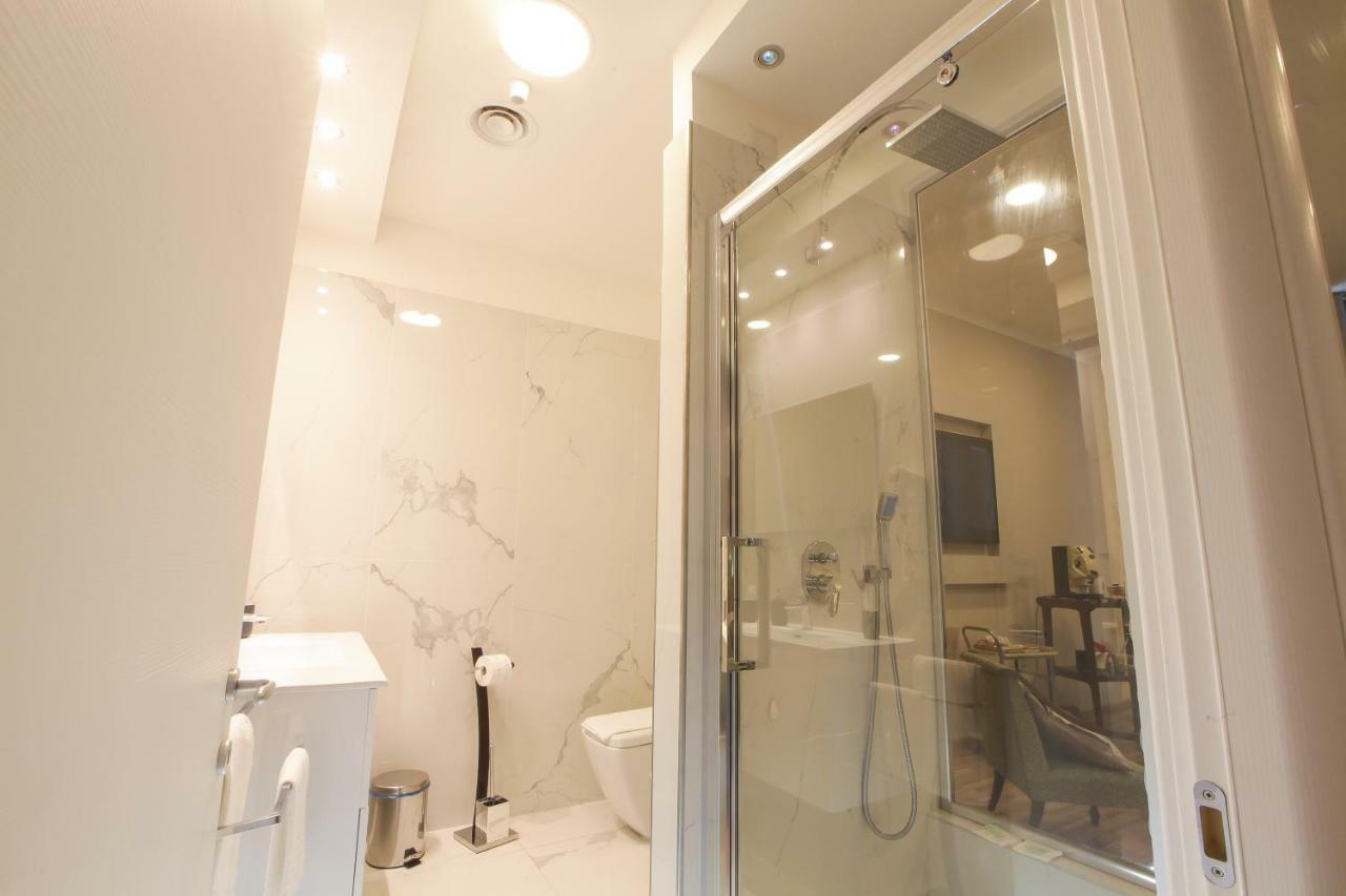 Reggia & Dintorni Rooms A Caserta Luaran gambar
