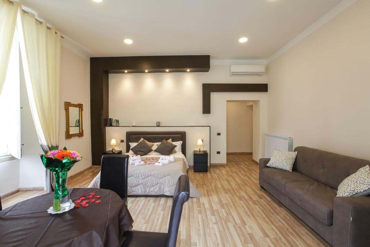 Reggia & Dintorni Rooms A Caserta Luaran gambar