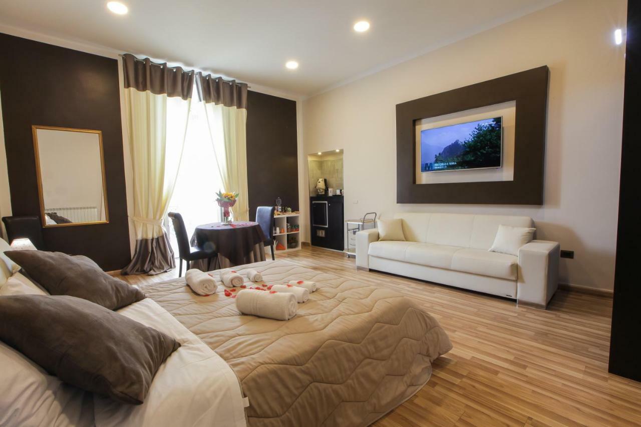 Reggia & Dintorni Rooms A Caserta Luaran gambar