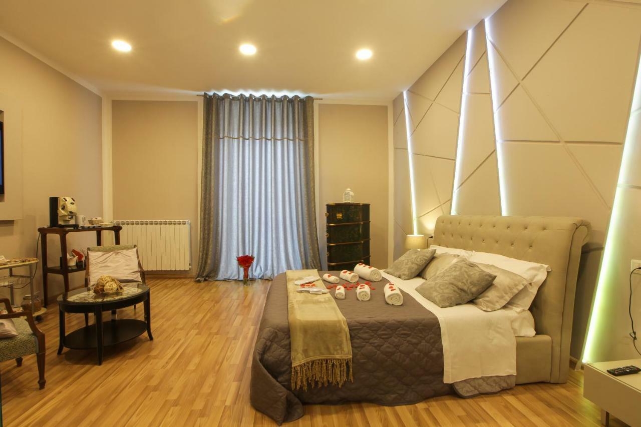 Reggia & Dintorni Rooms A Caserta Luaran gambar